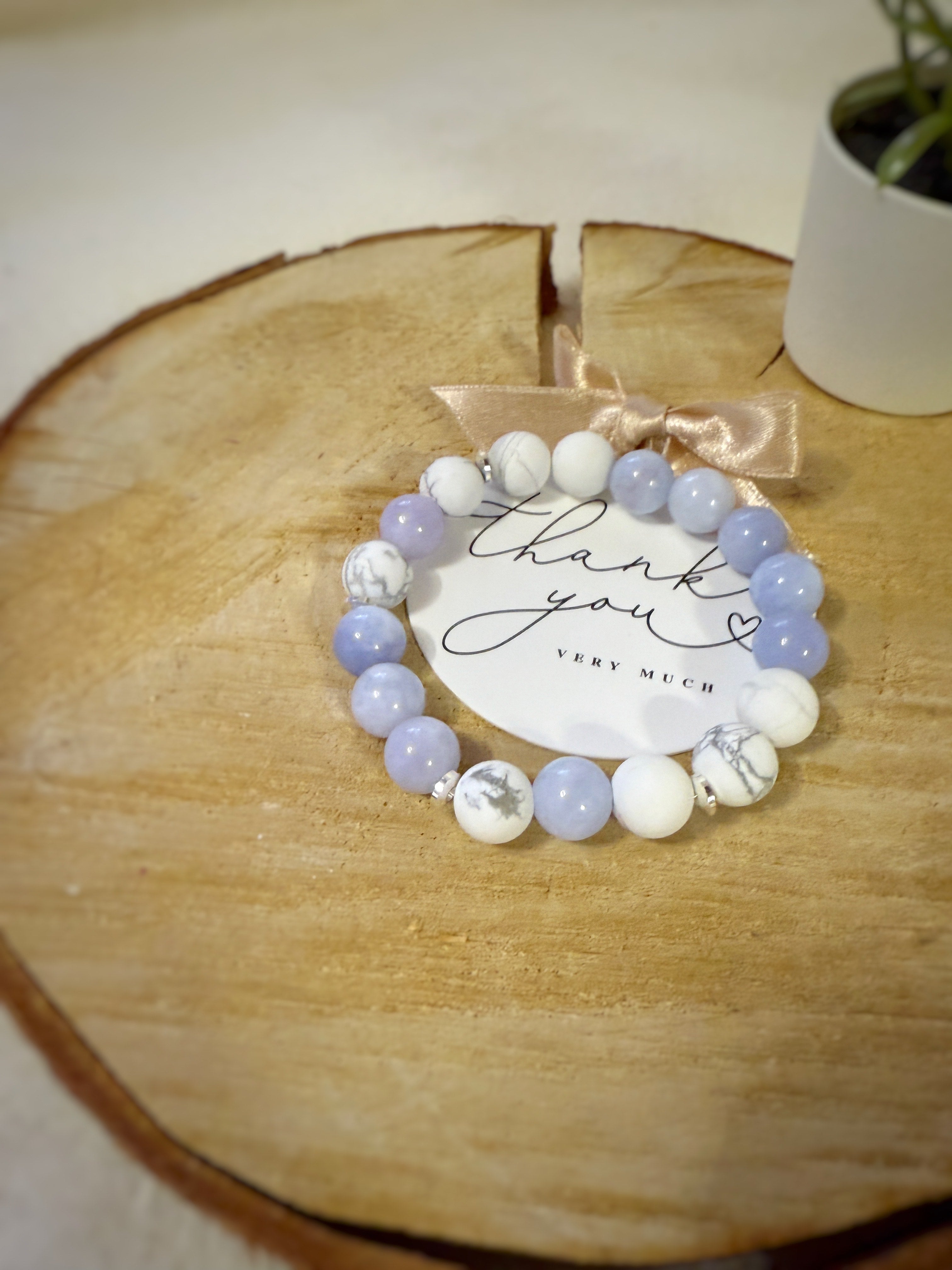 Aquamarine, Holvite bracelet