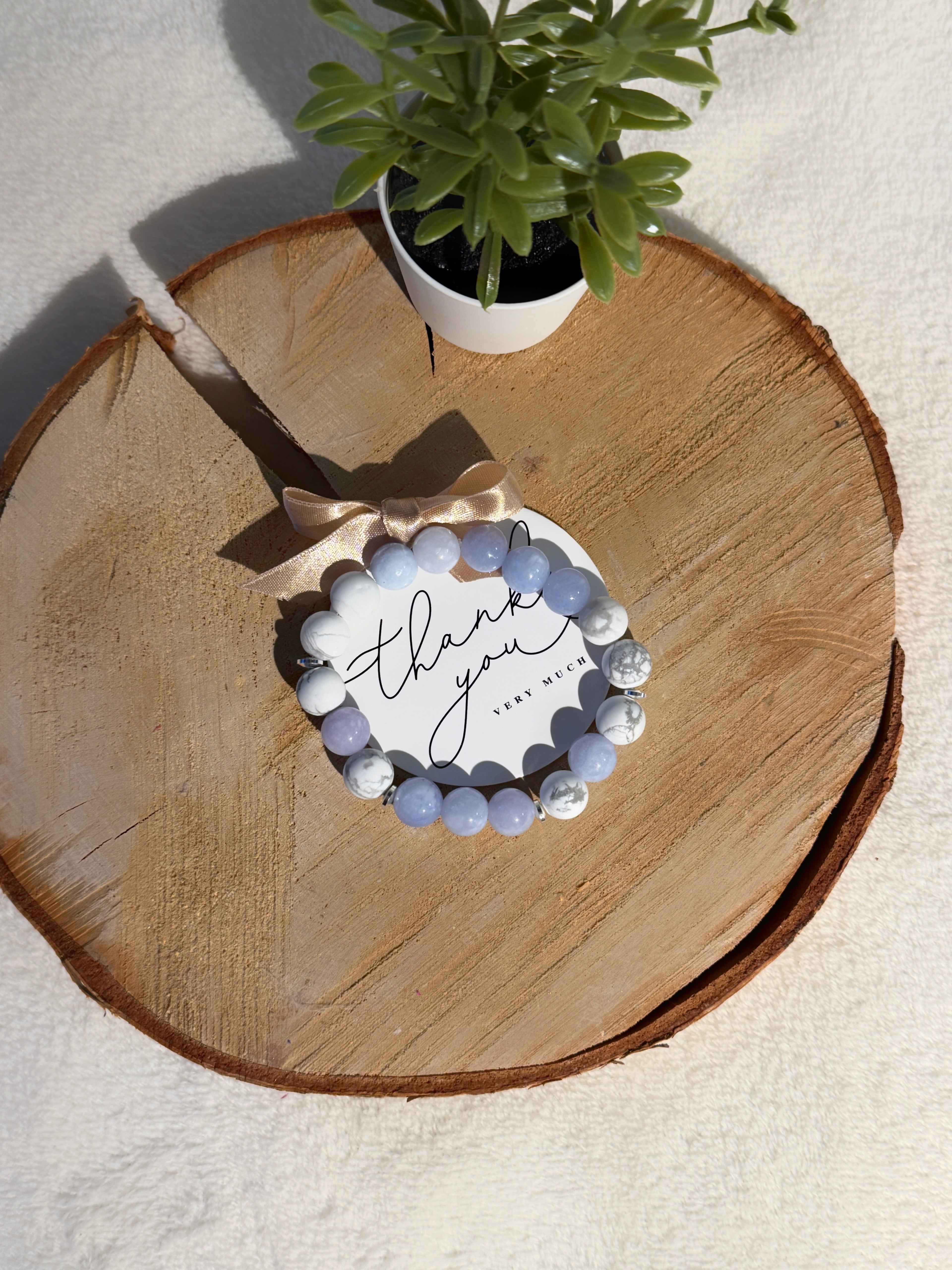 Aquamarine, Holvite bracelet